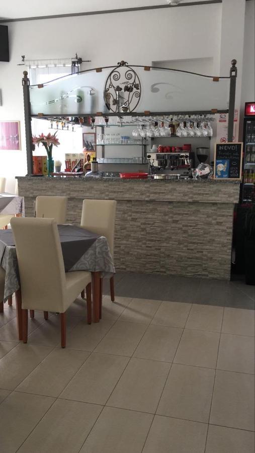 Hotel Lukas Gradac  Eksteriør bilde