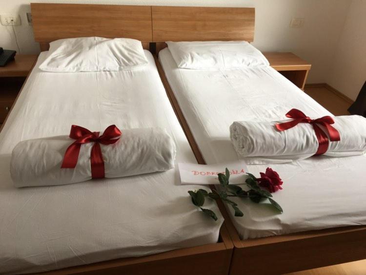 Hotel Lukas Gradac  Eksteriør bilde