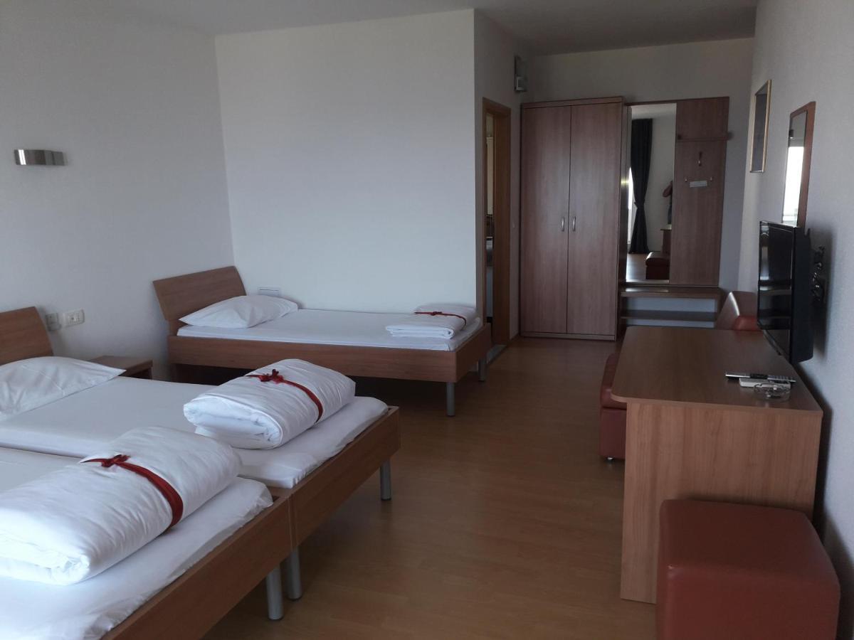 Hotel Lukas Gradac  Eksteriør bilde
